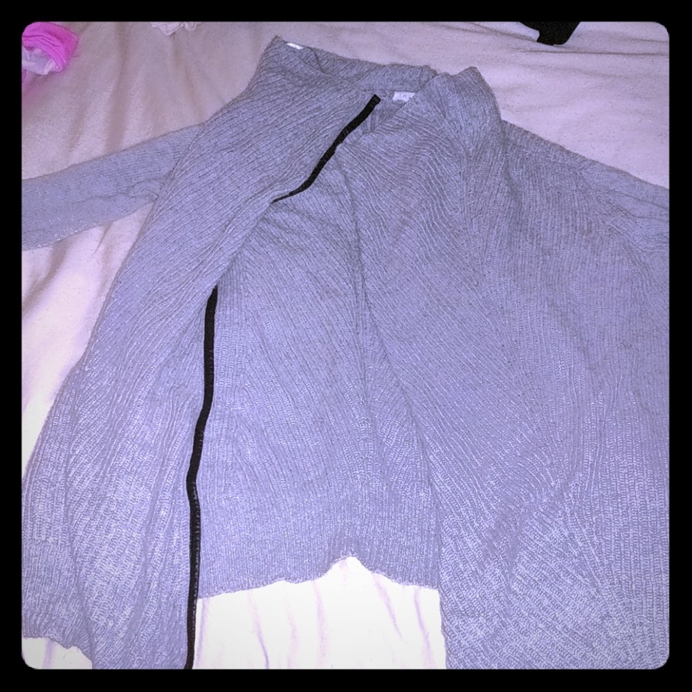 Gray/blue sweater